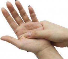Primeiros sinais de doenças graves podem aparecer nas mãos