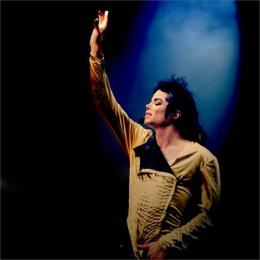 7 anos sem Michael Jackson, relembre a trajetória do rei do pop