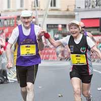 Casal de 80 anos que corre em maratonas