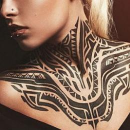 As 100 mais belas tatuagens para o colo feminino