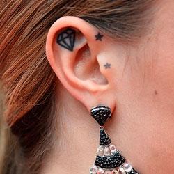 Inspiração: Tatuagens no ouvido que são mais bonitas do que usar piercing