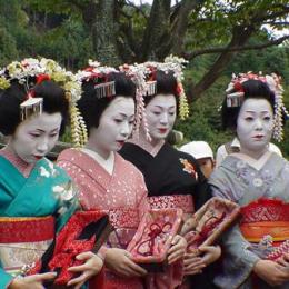 A história da maquiagem japonesa
