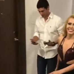 Joelma é flagrada com novo namorado durante show em Manaus