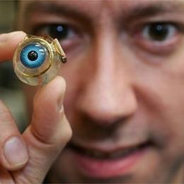 Homem volta a enxergar após implante de olho biônico