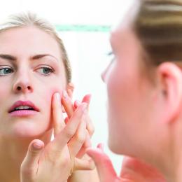 5 hábitos que fazem mal para a pele do rosto