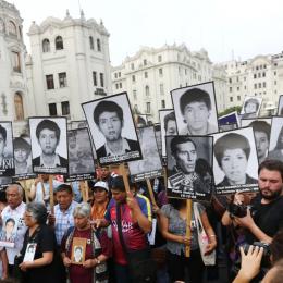 Manifestantes protestam contra indulto a Fujimori em várias cidades do Peru