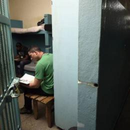 Em São Paulo detentos terão redução de pena se começarem a ler a Bíblia