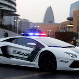 Top 10 carros de luxo usados pela polícia ao redor do mundo