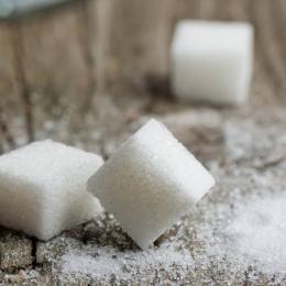 Conheça 12 sinais de que você está comendo muito açúcar