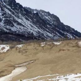 O pequeno e inusitado deserto que fica no meio da neve no Canadá