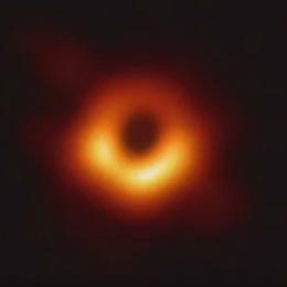 Astrônomos apresentam a primeira imagem de um buraco negro já registrada