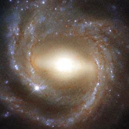 Beleza hipnotizante de uma galáxia madura, na visão do Hubble