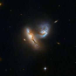 Fusão de galáxias antecipa futuro da Via Láctea e de Andrômeda