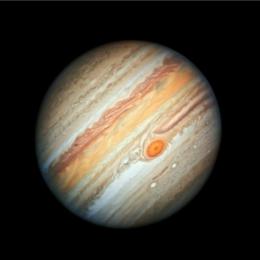 Júpiter pode ter “engolido” outro planeta há 4,5 bilhões de anos
