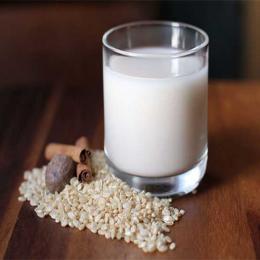 Aprenda a fazer de forma simples leite de arroz caseiro
