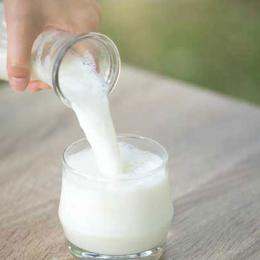 O leite com baixo teor de gordura é realmente mais saudável?
