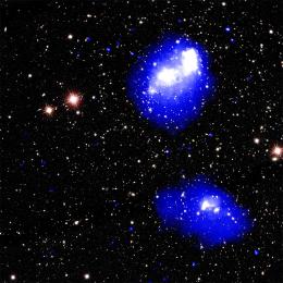 Abell 1758, um mega-aglomerado de galáxias em formação