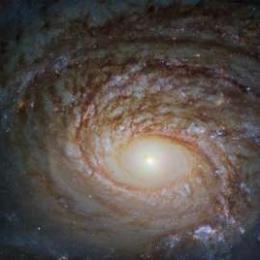 Hubble examina uma rival da Via Láctea