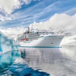Estaleiro MV Werften lançou “Crystal Endeavour” 