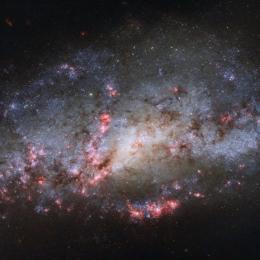 Astrônomos investigam galáxia bizarra com dois núcleos