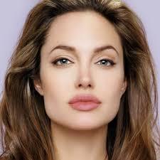 Angelina Jolie faz a primeira aparição pública em 2020