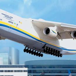 O Antonov AN-225, maior avião do mundo volta a voar