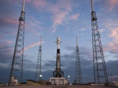 Lançamento de foguete da SpaceX com astronautas da Nasa é adiado para sábado