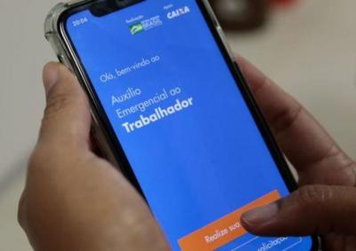 Novo golpe usa SMS de auxílio emergencial para roubar dados pessoais
