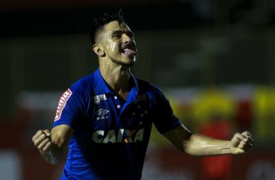 Cruzeiro oficializa pagamento de dívida na Fifa por Willian e de atrasados com atletas e funcionários