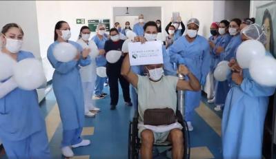 Paciente de Covid-19 é curado e deixa sob aplausos a UTI do Hospital Samuel Libânio em Pouso Alegre