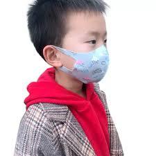 Máscaras são perigosas para crianças com menos de 2 anos