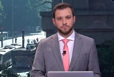 Apresentador da CNN Brasil chora ao vivo por causa de Toni Garrido