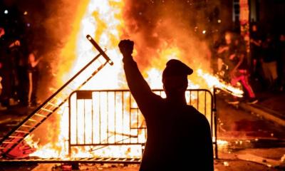 EUA veem sexta noite de protestos com Casa Branca às escuras e confrontos entre policiais e manifestantes