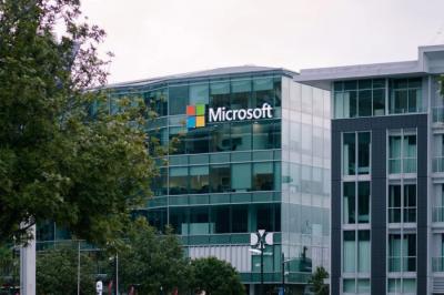 Microsoft troca jornalistas por inteligência artificial