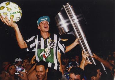 Para não chocar com a Globo, Band muda e não irá repetir Botafogo x Santos pelo Brasileiro de 1995