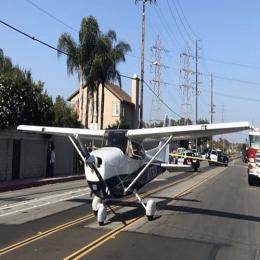 Um pequeno avião faz pouso de emergência em movimentada rua de Los Angeles