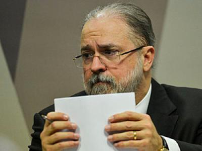 Constituição não admite intervenção militar, diz Augusto Aras