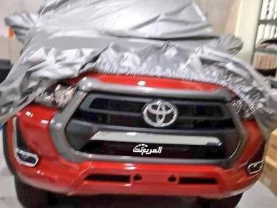 Toyota Hilux 2021 exibe nova dianteira em flagra sem camuflagens