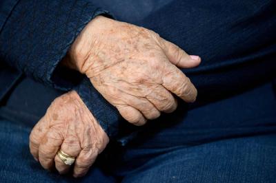 Depressão em idosos preocupa durante isolamento. Veja sinais de alerta