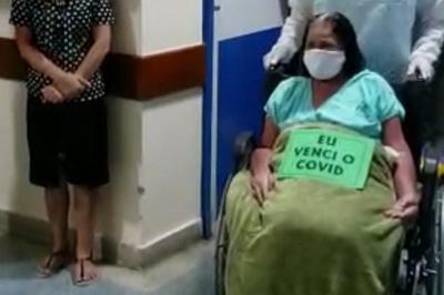 Após quase 2 meses na UTI, idosa vence covid-19 e recebe alta em Porto Seguro