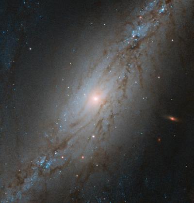 Hubble mostra galáxia que se afasta a velocidade espantosa
