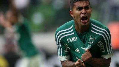 Neto critica Palmeiras por empréstimo de Dudu: 'Dinheiro de pinga'