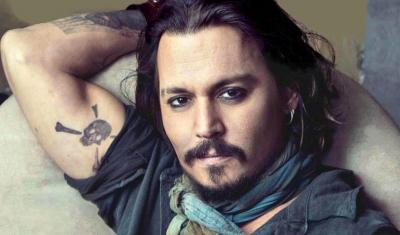 Johnny Depp aparece desmaiado após café da manhã com cocaína