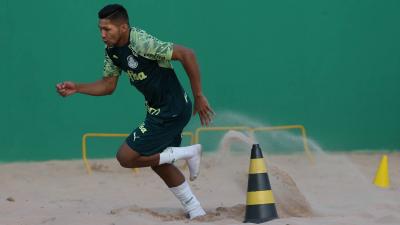 Fifa suspende Rony, atacante do Palmeiras, por quatro meses