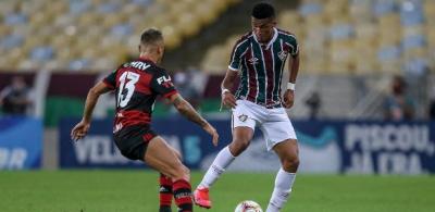 Rafinha torce o tornozelo e vira dúvida no Flamengo para final contra o Flu