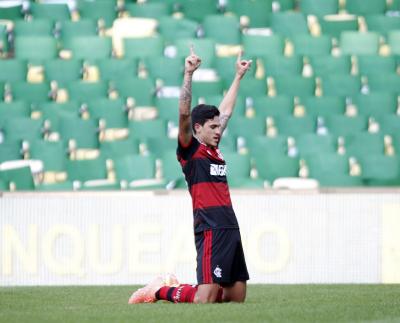 Expulsão de Gabigol dá brecha para Pedro tentar melhorar ainda mais seus números no Flamengo