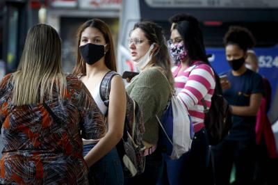 Não há evidência de imunidade de rebanho contra o coronavírus no Brasil, diz diretor da Opas