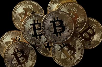Bitcoin se valoriza e passa a valer mais de US$ 12 mil