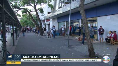 Beneficiários do Auxílio Emergencial passam a madrugada mais fria do inverno do Rio em fila
