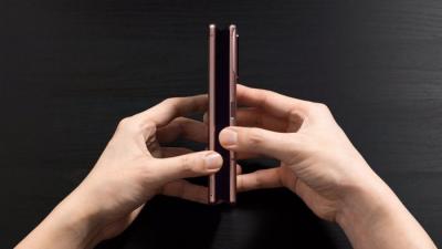 Vídeo mostra como o dobrável Galaxy Z Fold 2 se comporta ao abrir e fechar
